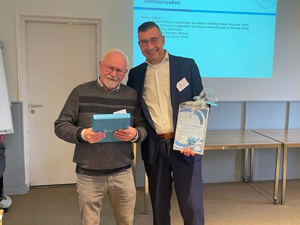 Leo van Maris ontvangt gouden olifant